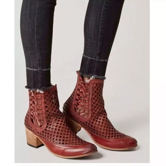 Freebird by Steven Lazor Chunky Heel Ankle Booties with Lattice Design - Picture 1 of 12